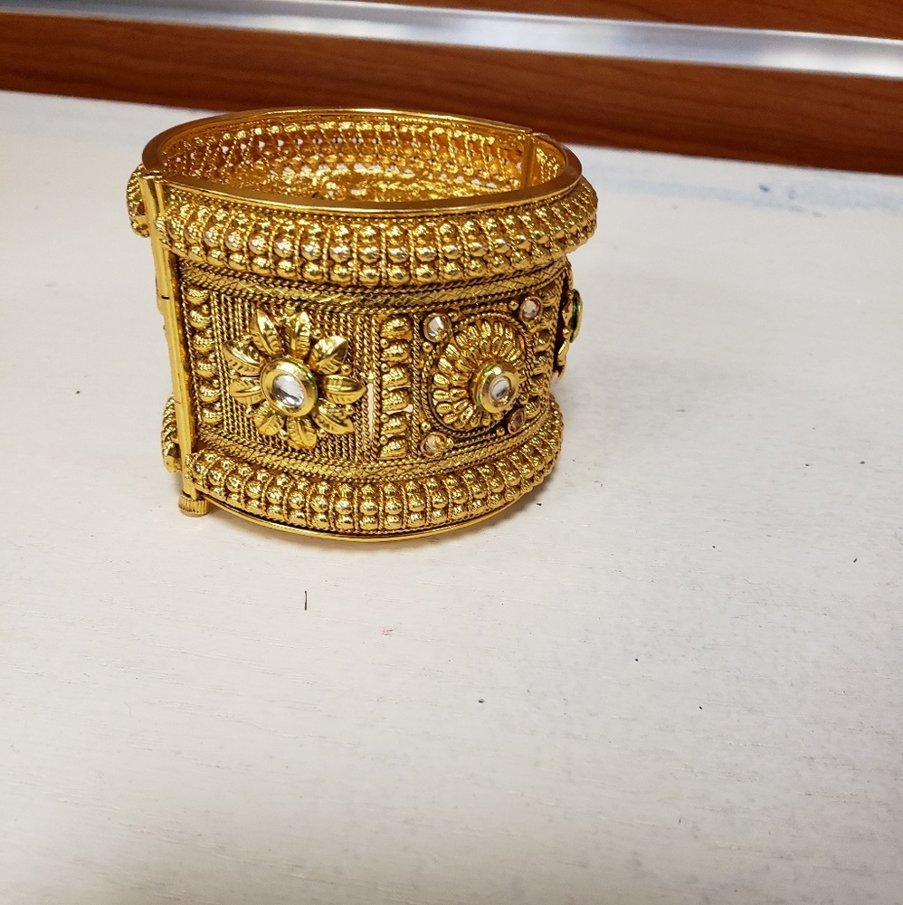 Bangle - Picture 2 of 2